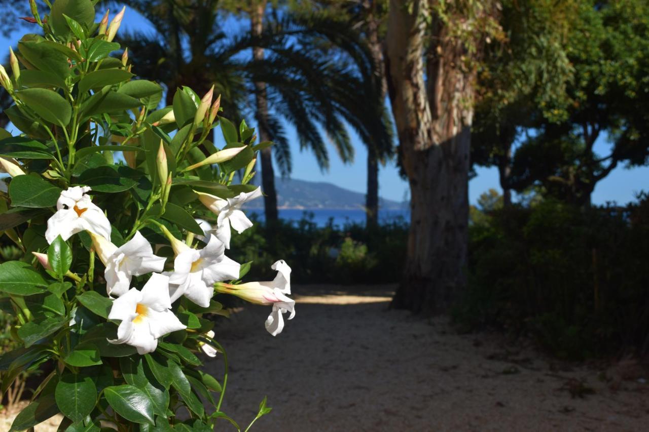 Hotel Capo Sud Лакона Екстериор снимка