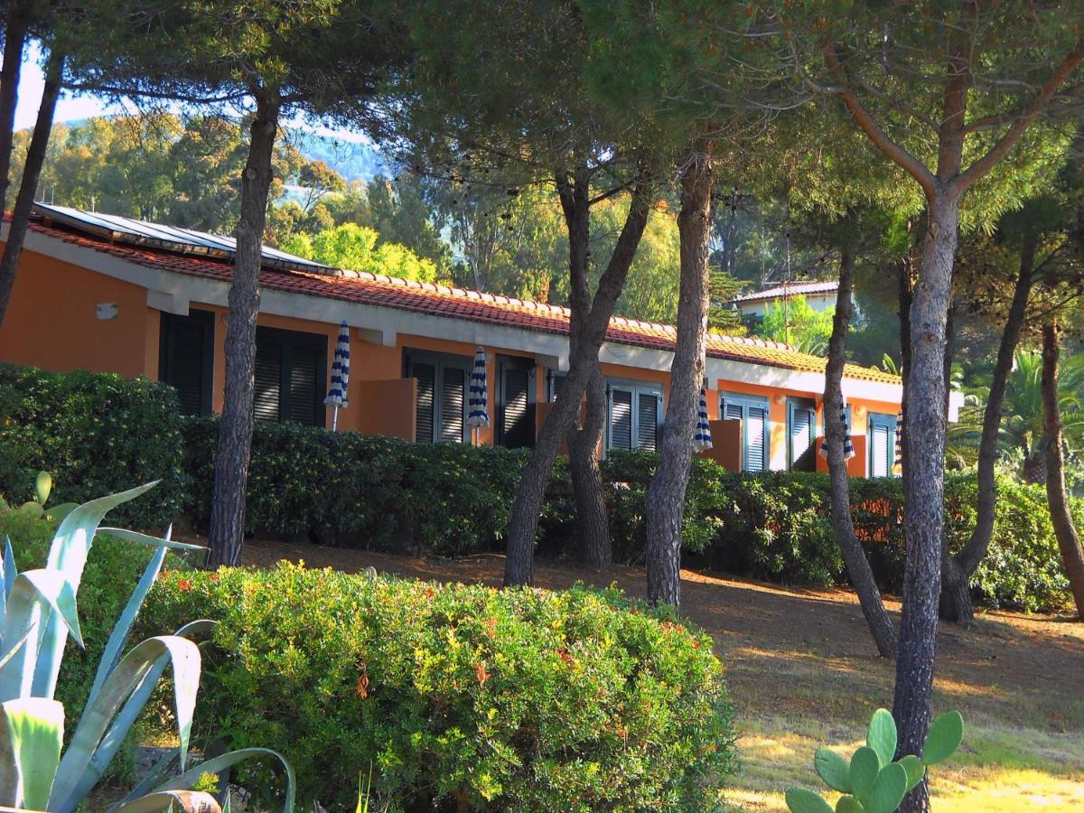 Hotel Capo Sud Лакона Екстериор снимка