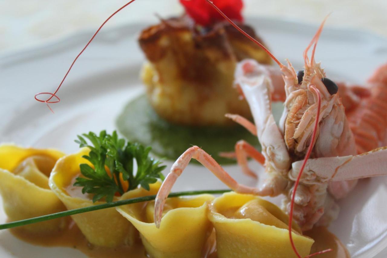 Hotel Capo Sud Лакона Екстериор снимка