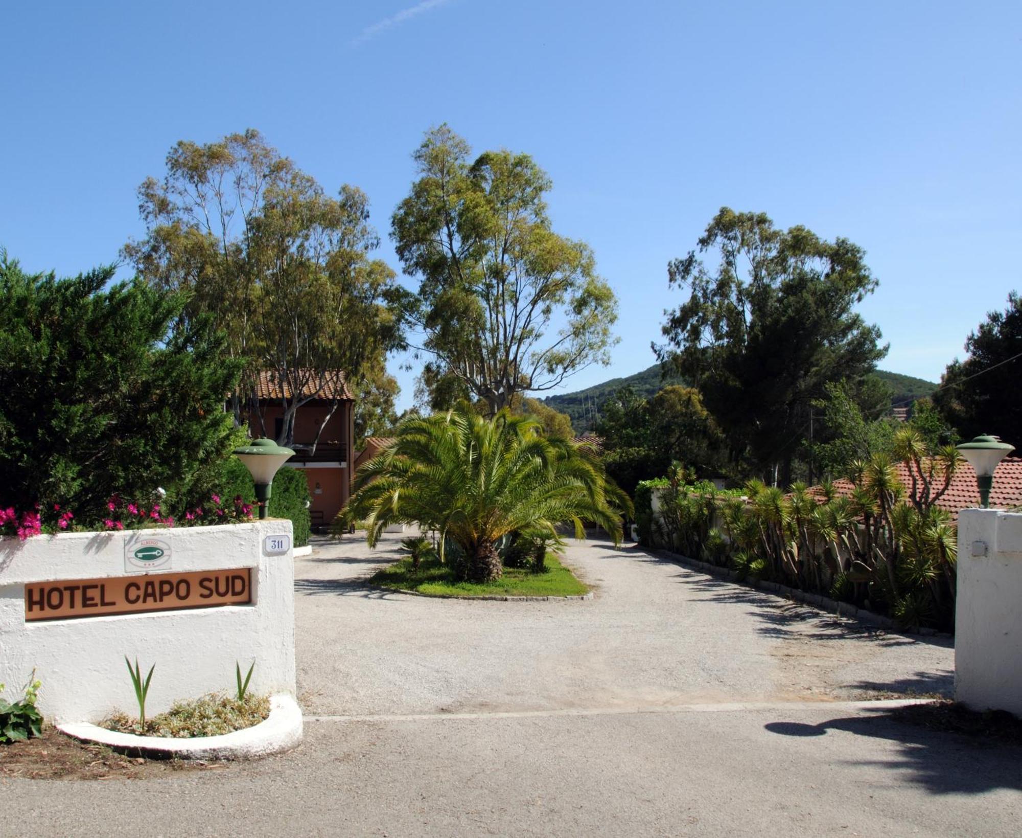 Hotel Capo Sud Лакона Екстериор снимка