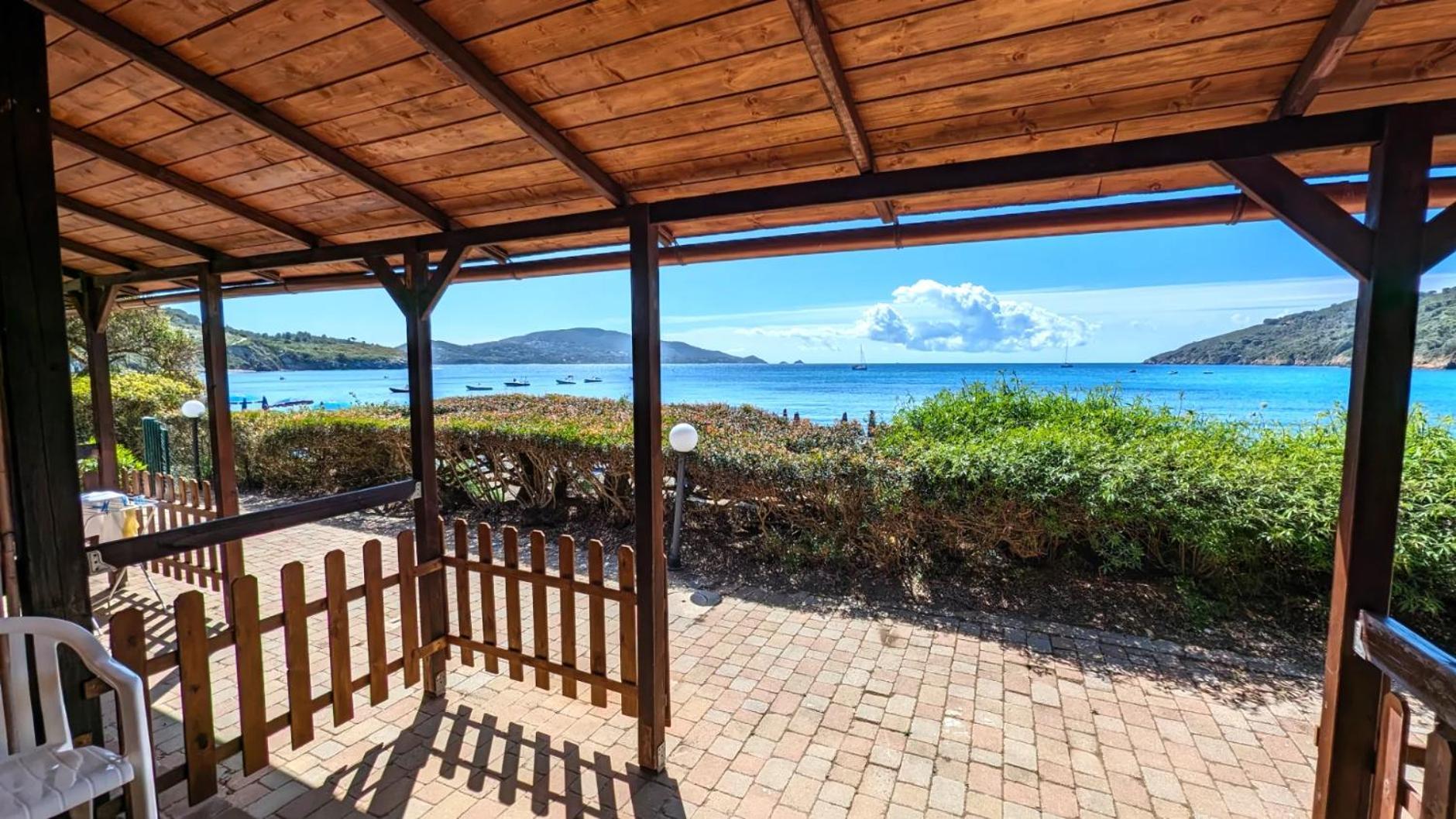 Hotel Capo Sud Лакона Екстериор снимка