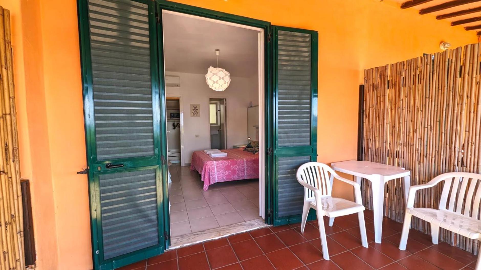 Hotel Capo Sud Лакона Екстериор снимка
