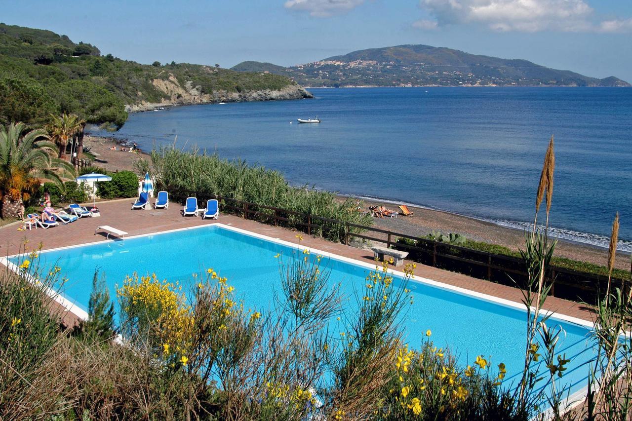Hotel Capo Sud Лакона Екстериор снимка